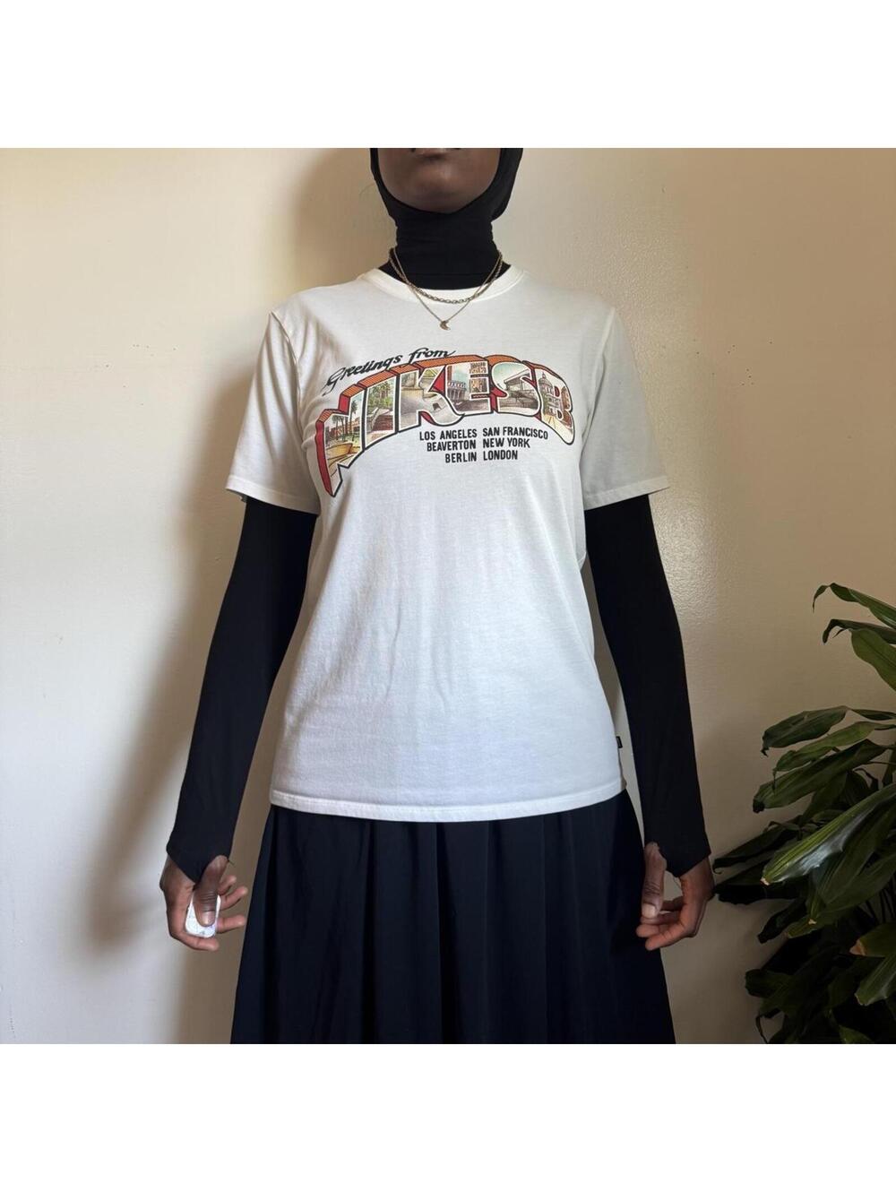 Vintage Style Nike SB "Greetings From" Graphic unisex Tee - Men's M
